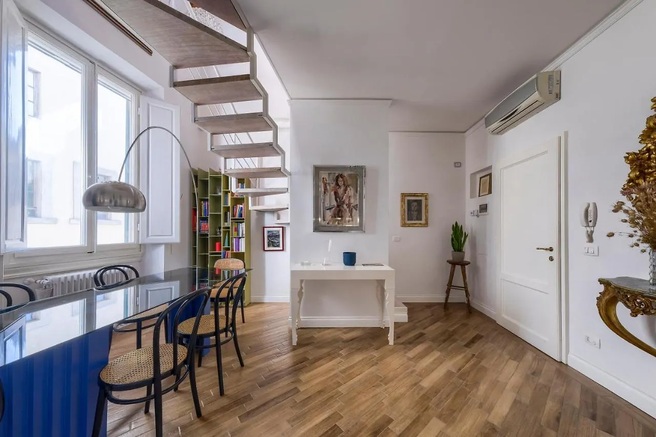 Pitti Design Apartment Florence