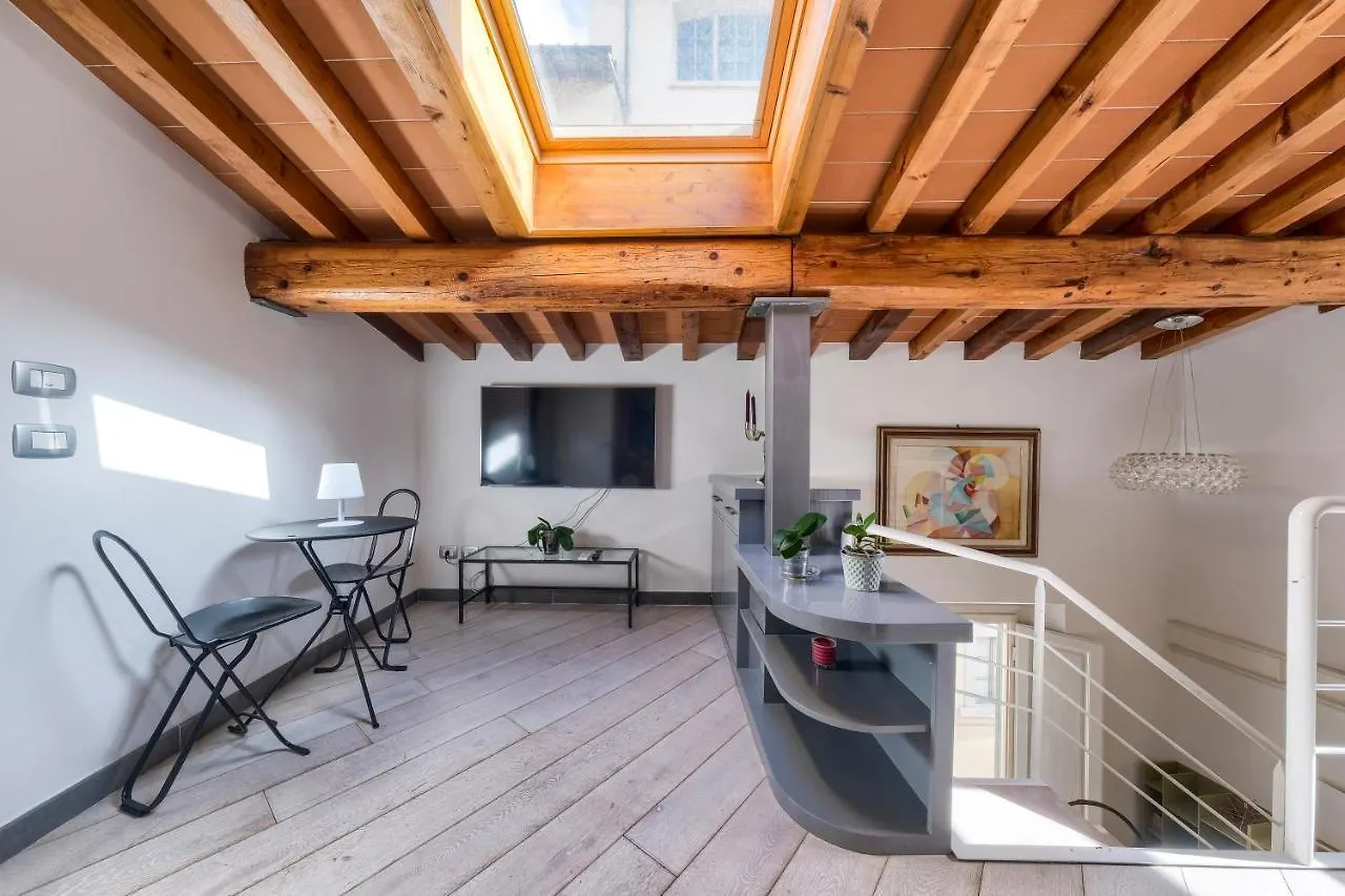 Pitti Design Apartment Florence