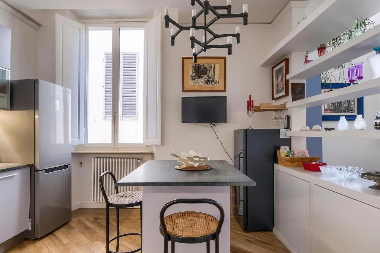 Pitti Design Apartment Florence