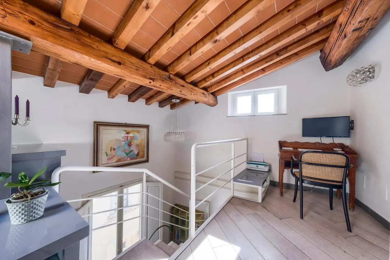 Pitti Design Apartment Florence 0*,
