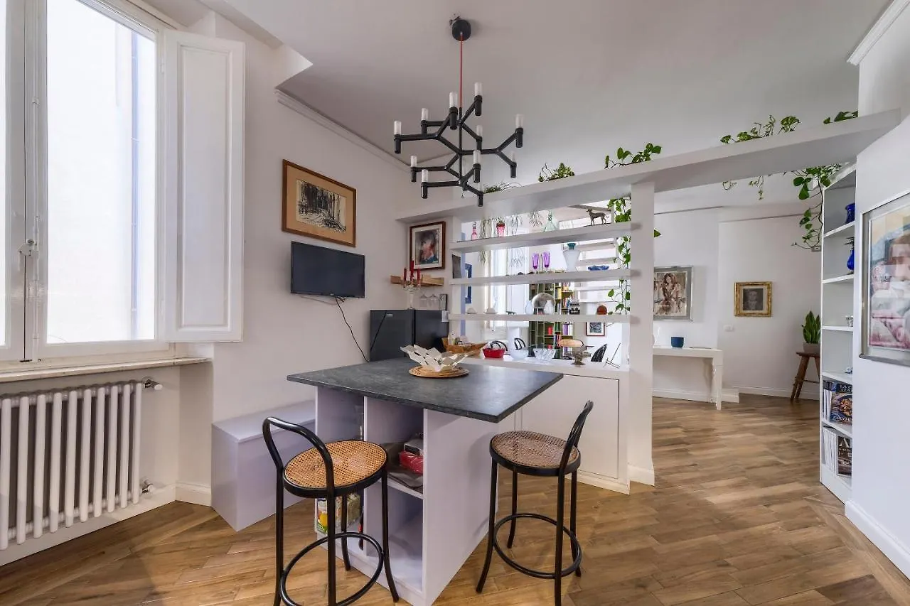 Pitti Design Apartment Florence
