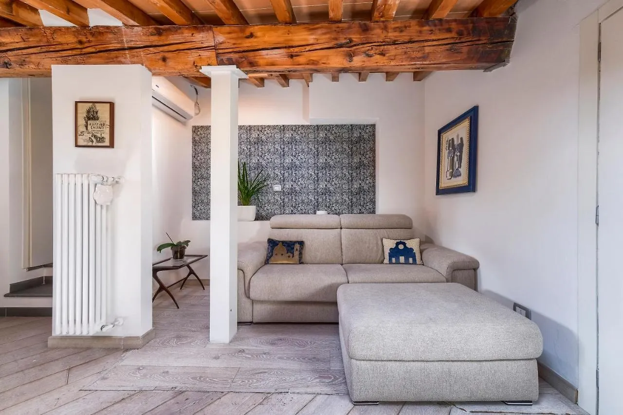 Pitti Design Apartment Florence