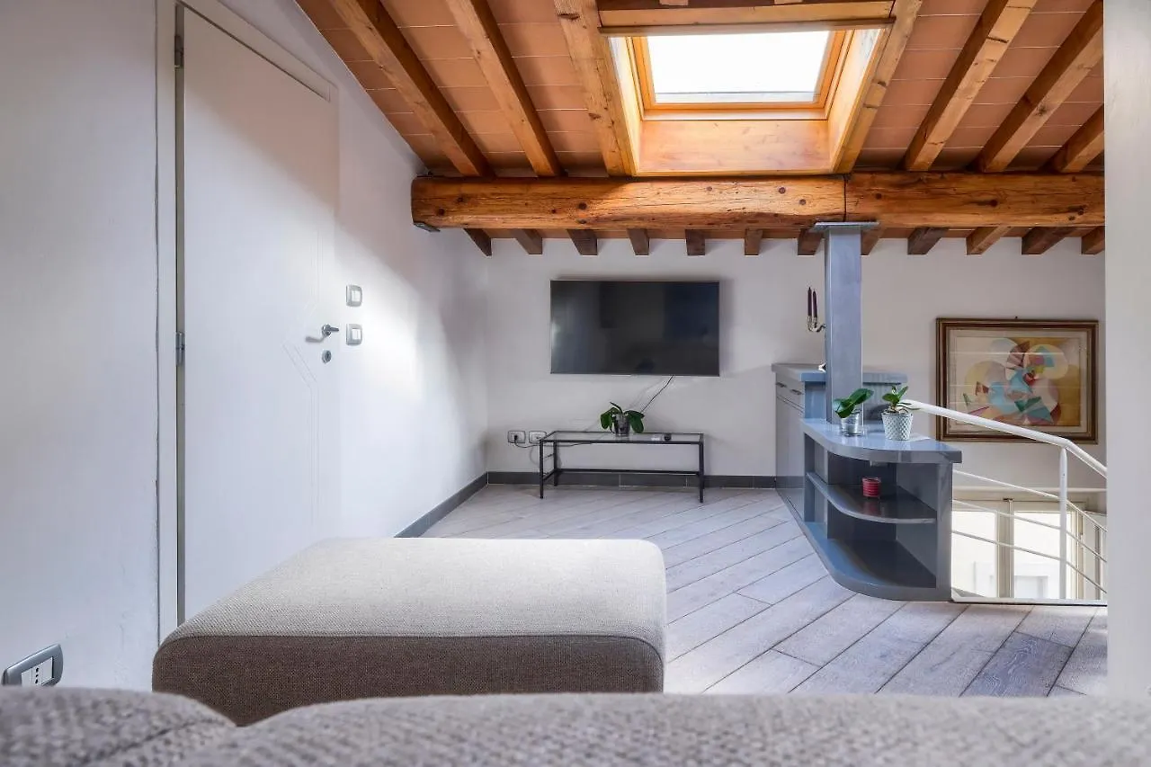 Pitti Design Apartment Florence