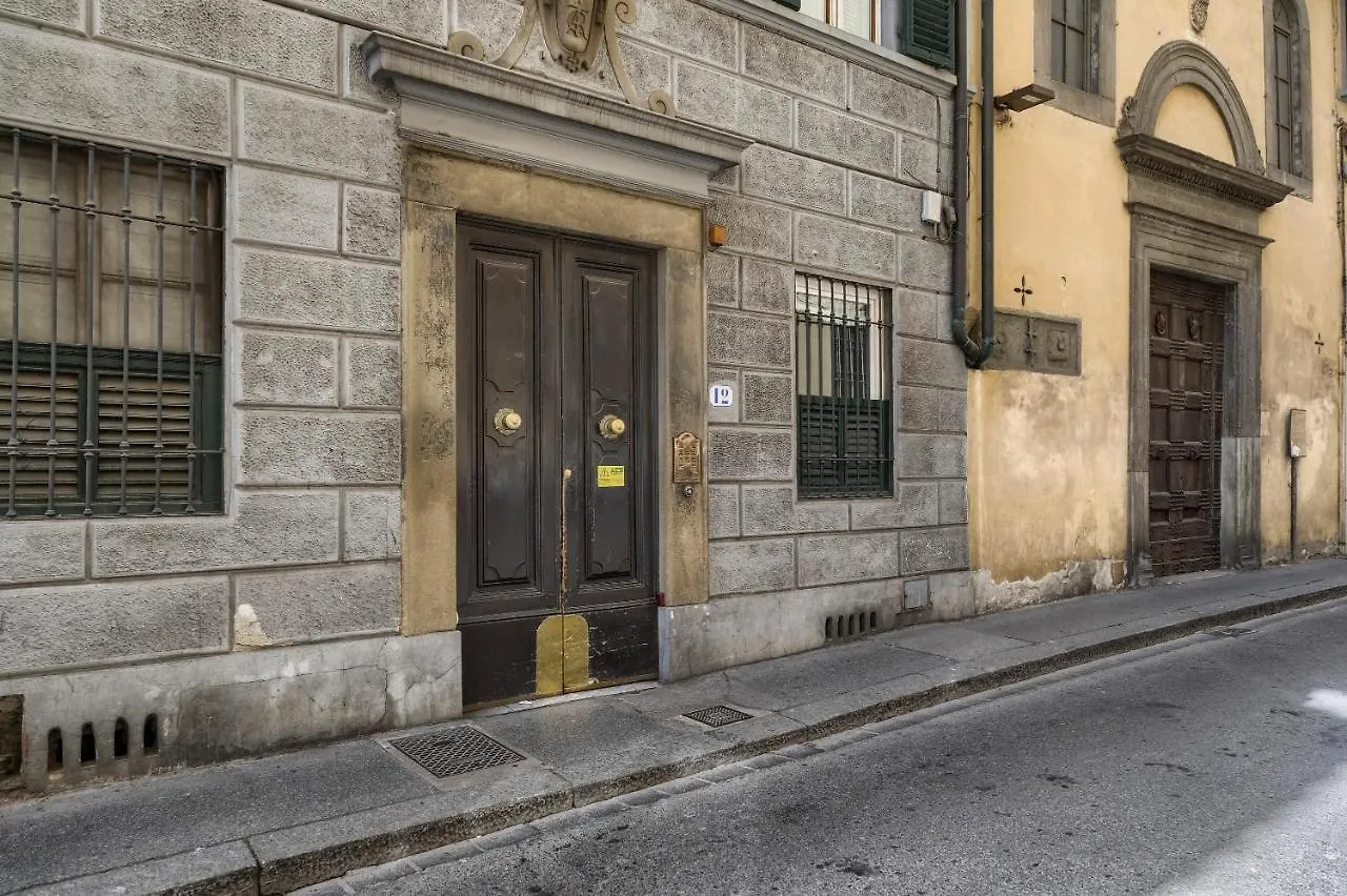 Pitti Design Apartment Florence