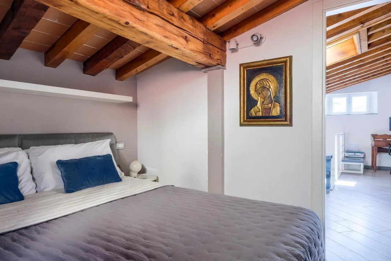 Pitti Design Apartment Florence